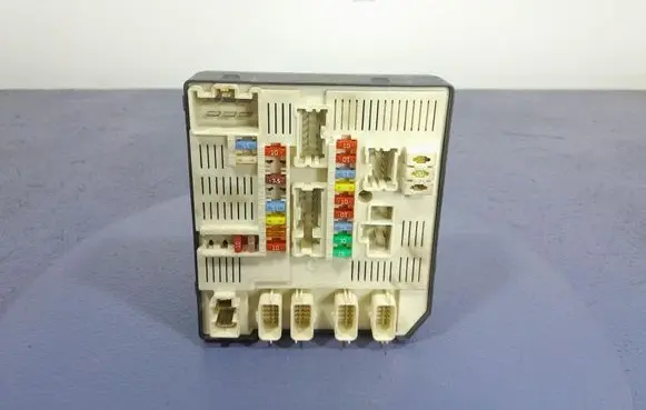 Renault Laguna III Fuse box set 284B60014R