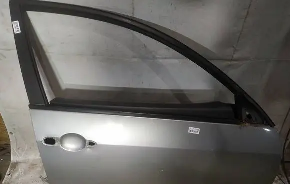 Nissan Primera Front door pilkos