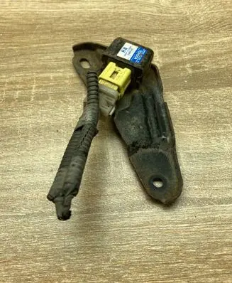 Toyota Prius (XW20) Airbag deployment crash/impact sensor 8917347040 2521000150 WithPlug