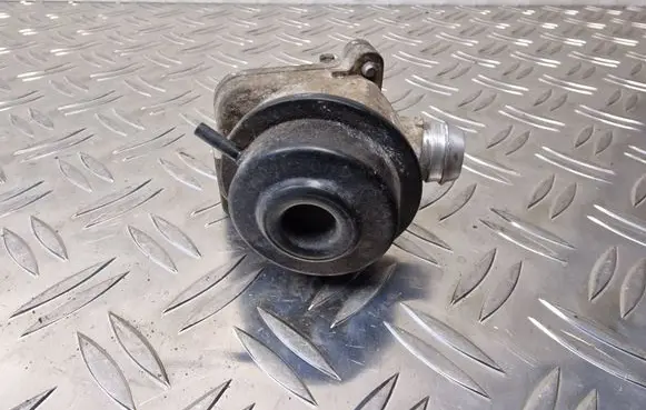 Mercedes-Benz A W168 EGR valve A0021404460