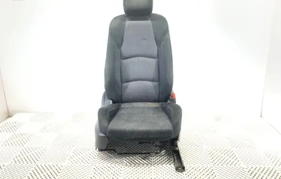 Mazda 3 II Front passenger seat 