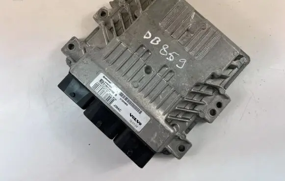 Volvo V70 Engine control unit/module ECU 31355669 S180134102B