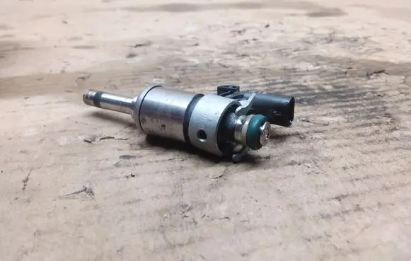 Skoda Fabia Mk3 (NJ) Fuel injector 04E906036AE