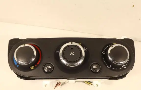 Renault Clio IV Interior fan control switch T1019676Z