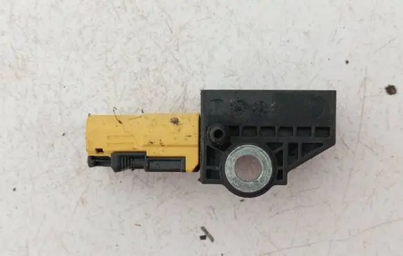 Honda CR-V Airbag deployment crash/impact sensor 77970swae113m4