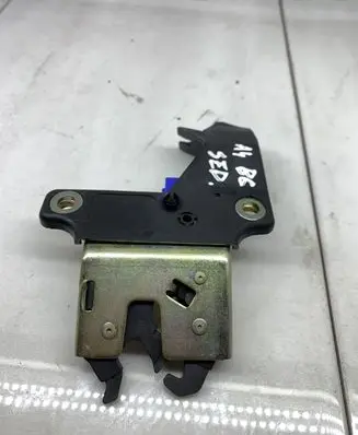 Audi A4 S4 B6 8E 8H Tailgate/trunk/boot lock/catch/latch 8E5827505B