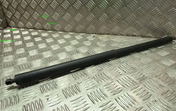 Opel Vectra C Tailgate strut 13101338 1117TD0350N