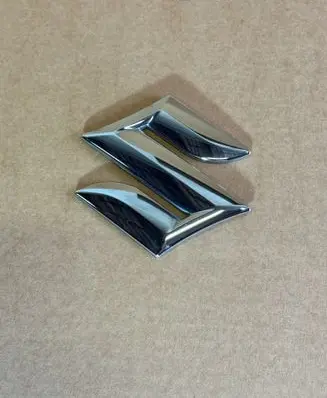 Suzuki Swift III Manufacturer badge logo/emblem 
