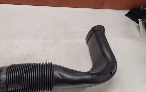 Mercedes-Benz E W212 Air intake duct part A6510903437
