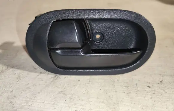 Mitsubishi Colt Front door interior handle 