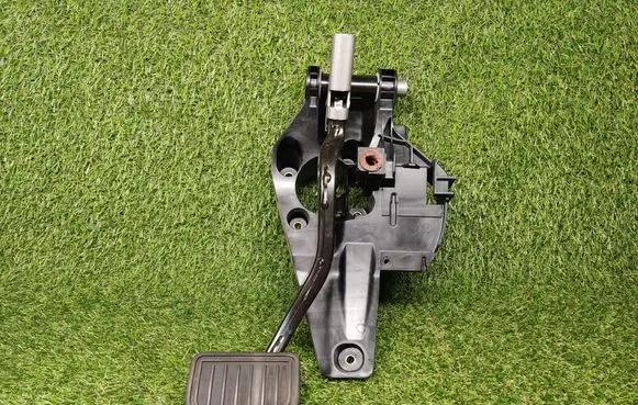 Tesla Model 3 Brake pedal 104469200D