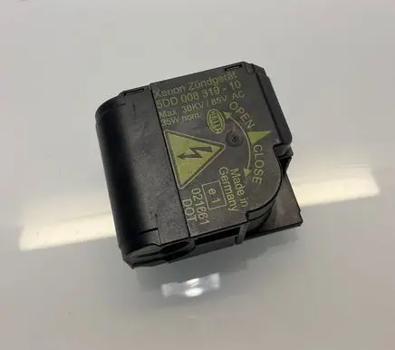 Mercedes-Benz E W211 Headlight ballast module Xenon 5DD00831910
