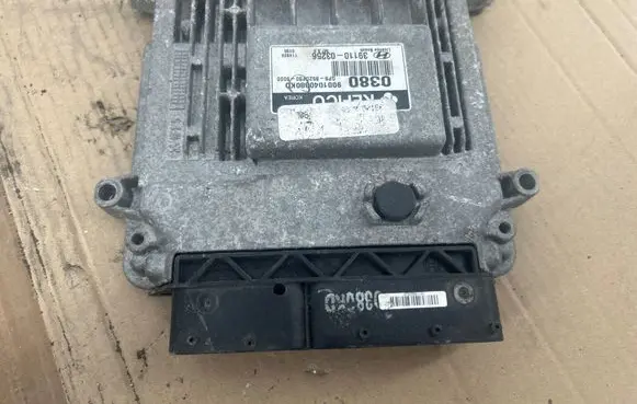 Hyundai i30 Engine control unit/module 3911003256 9001040380KD GPBB52DFS05000