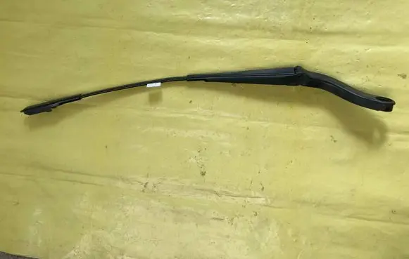 Mercedes-Benz B W245 Front wiper blade arm A1698201940