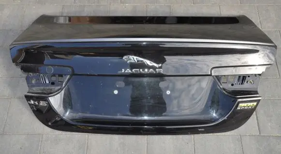 Jaguar XE Truck tailgate 