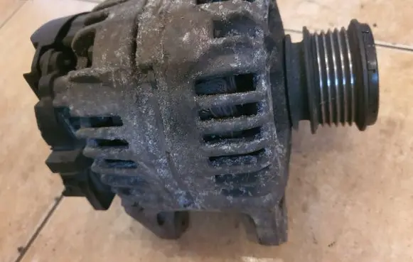 Volkswagen Golf IV Generator/alternator 038903024D 0124325131