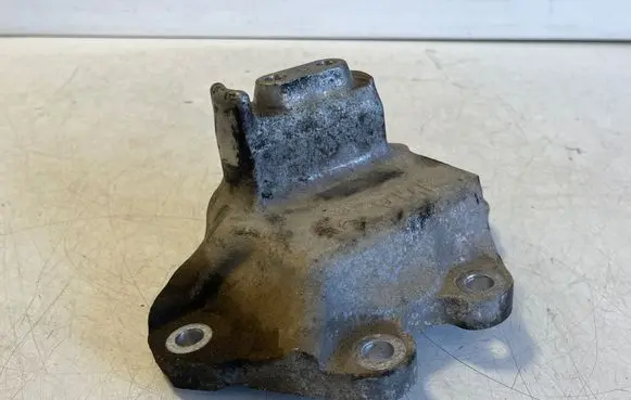 Opel Vivaro Gearbox mounting bracket 9807981780