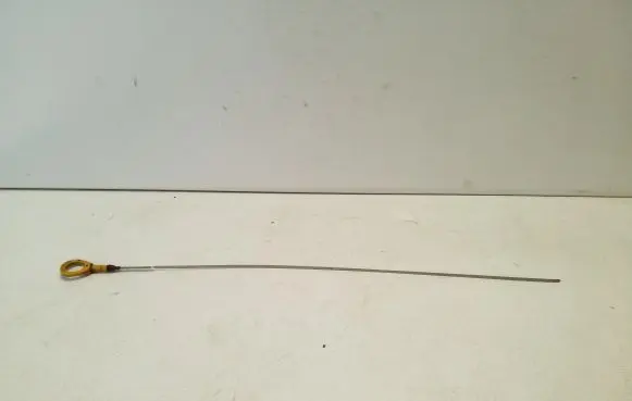 Lexus CT 200H Oil level dip stick 