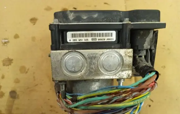 Peugeot 5008 ABS Pump 0265951325