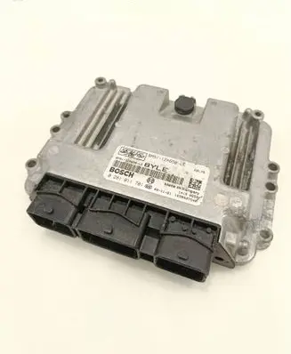 Ford Focus Engine control unit/module 8M5112A650LE 0281011701
