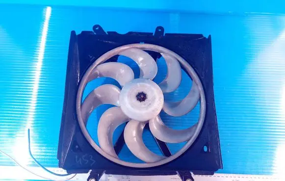 Toyota Avensis T220 Electric radiator cooling fan 3135103223 6121031001