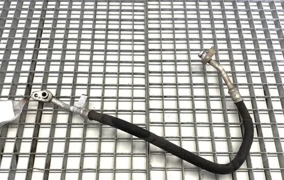 Audi A4 S4 B9 Air conditioning (A/C) pipe/hose 8W0816721B