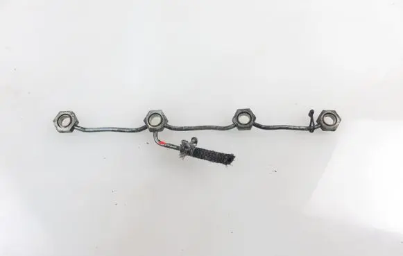 Mitsubishi Pajero Fuel injector supply line/pipe 