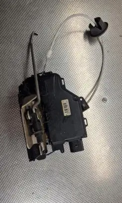Audi A4 S4 B6 8E 8H Front door lock 8E1837016C