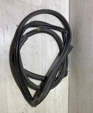 Ford Fiesta Rubber seal rear door h1bba25325