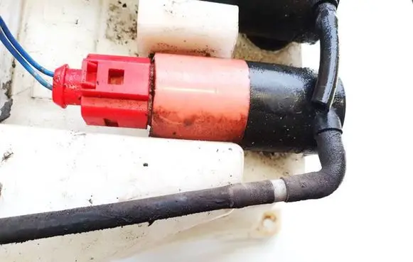 Toyota Yaris Windscreen/windshield washer pump 30358 060208