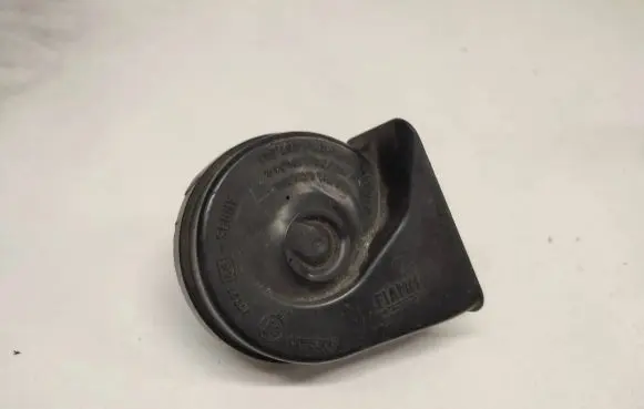 Chevrolet Volt I Horn signal 0055306