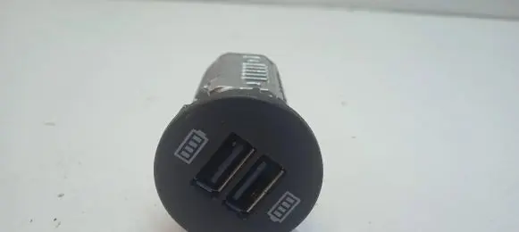 Porsche Macan (95B) USB socket connector 95B035222A