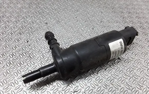 BMW X5 E53 Headlight washer pump 837743001