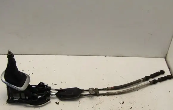 Toyota Yaris Gear shifter/selector 33530680L