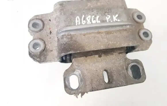 Volkswagen Golf V Engine mount bracket 1k0180555