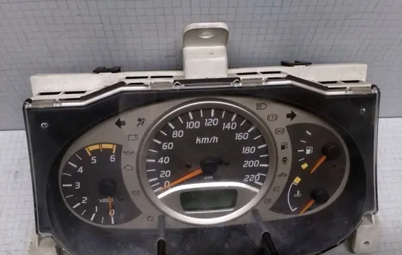 Nissan Almera Tino Speedometer (instrument cluster) 1621353