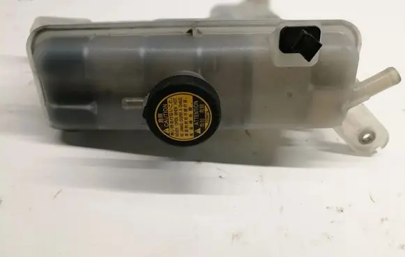 Toyota RAV 4 (XA30) Coolant expansion tank/reservoir 022329