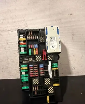 BMW X5 G05 Relay mounting block 8706212