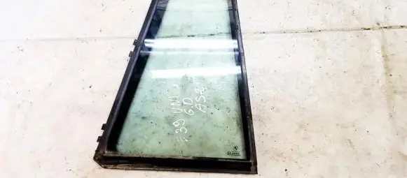 BMW 5 E39 Rear vent window glass 