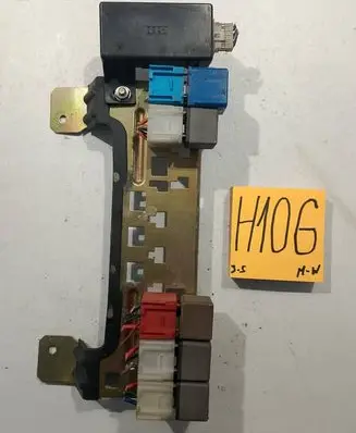 Peugeot 307 Relay mounting block 1310156080