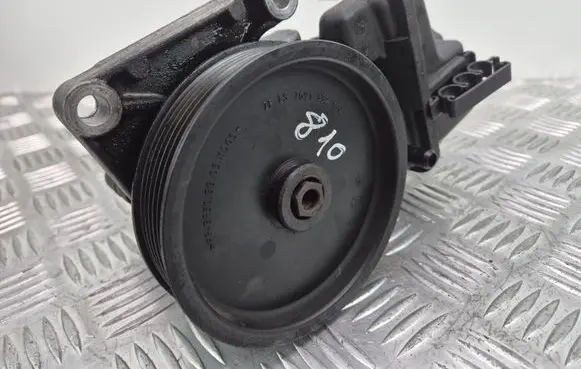 Mercedes-Benz C W204 Power steering pump 0064662601 LH2115670