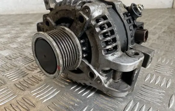 Toyota RAV 4 (XA30) Generator/alternator 2706026060 31060 1042102370