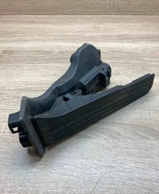 Volkswagen PASSAT B6 Accelerator throttle pedal 1K1721503AS 6PV01103905