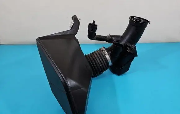 Intake resonator