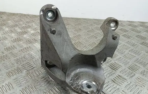Jeep Wrangler Engine mounting bracket 68271533AC
