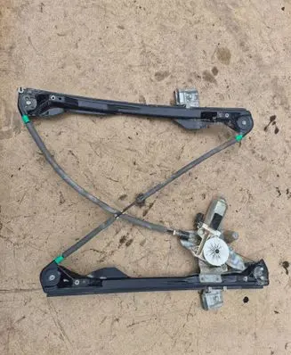 Ford Focus Front door window regulator with motor XS4123200