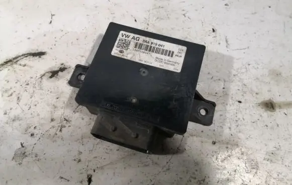 Volkswagen PASSAT B7 Power management control unit 3AA919041