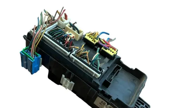 Volvo S40, V40 Fuse module 2J280757 90041