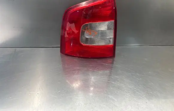 Skoda Octavia Mk2 (1Z) Rear/tail lights 275901