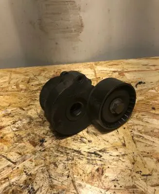 Opel Corsa C Alternator belt tensioner 55574238 19104988